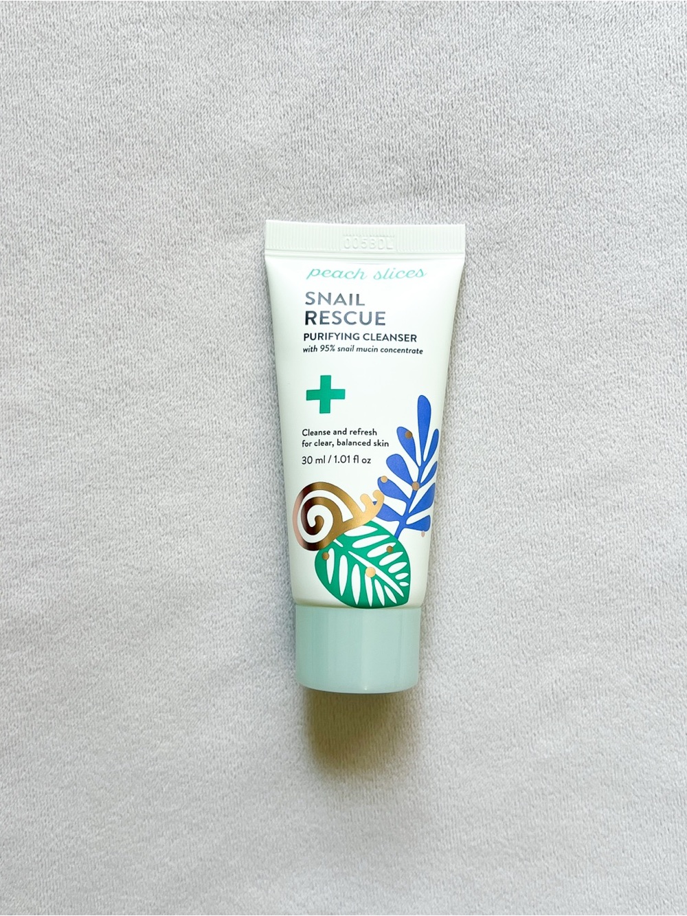 Peach Slices Snail Rescue Purifying Cleanser – Mint Green